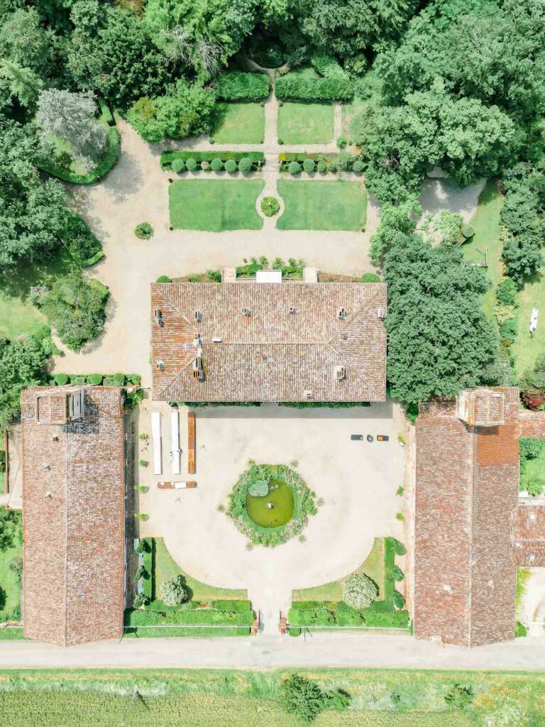 Photo aérienne du Chateau de Conques prise par le photographe de mariage à Toulouse Fabrice Joubert